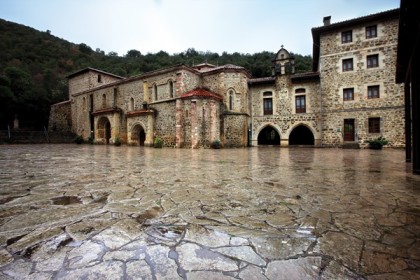 Turismo Cantabria - Turismo Religioso - Año Jubilar Lebaniego - Apertura Puerta del Perdón - Coro Filarmónico Vaticano - Pasacalles - Coros - Liebana - Monasterio de Santo Toribio